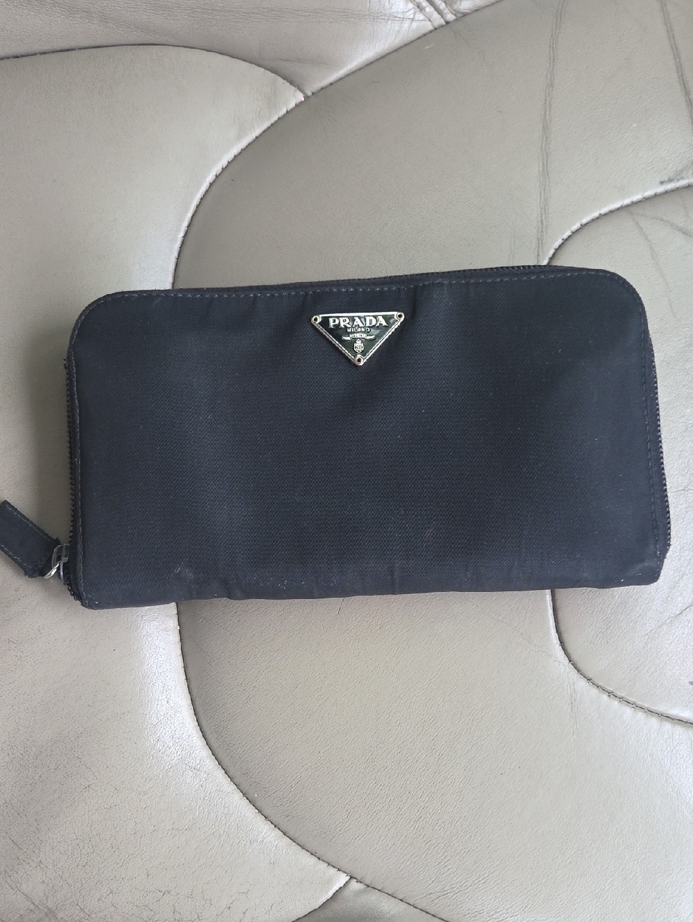 Prada Tessuto nero nylon zippy wallet